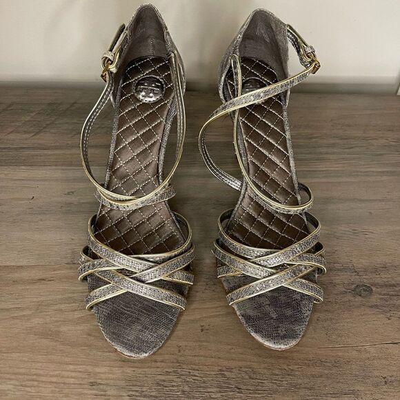 Tory Burch Leather D'Orsay Pumps - Picture 11 of 13